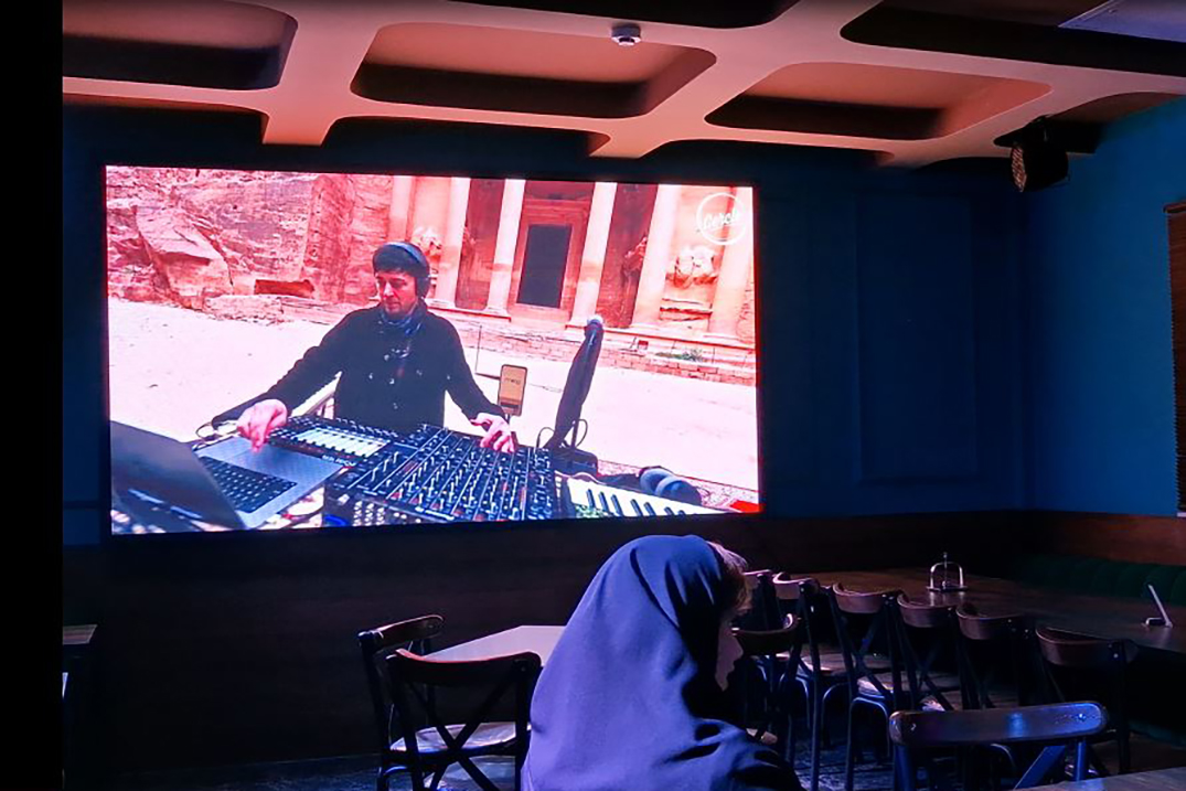 رستوران تی بام